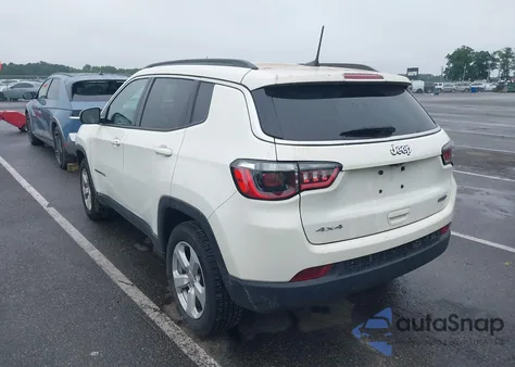 2021 Jeep Compass Latitude 4X4 z USA, uszkodzony, nr VIN 3C4NJDBB6MT537568